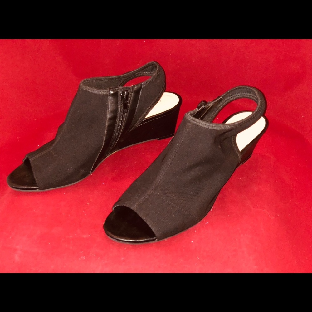 Ellen Tracy fabric wedge heels “Kyle” size 9M - Picture 2 of 7